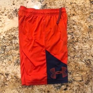 Boys Under Armour shorts M